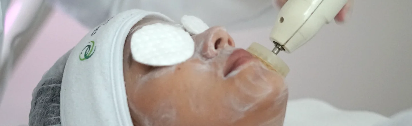 imagen principal de Facial Cleansing